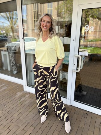 Lady Day Amie-V Butter Yellow Shirt Travelstof