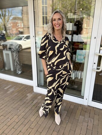 Lady Day Amie-V Pania Print Bruin Vanille Geel Shirt Travelstof